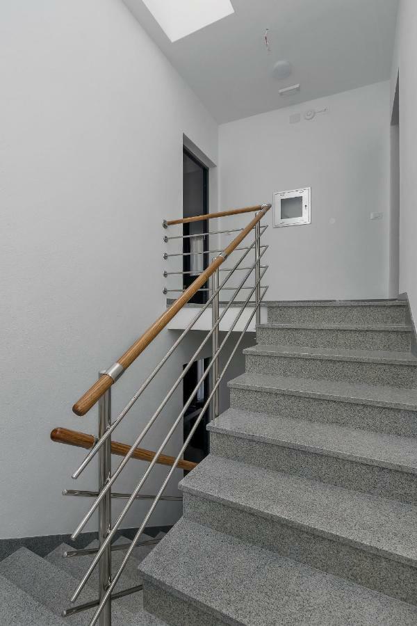 Apartmani Daniela Podgora Exterior foto